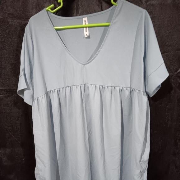 Zenana Outfitters Tops - Light Blue Zenana outfitter Medium sized blouse